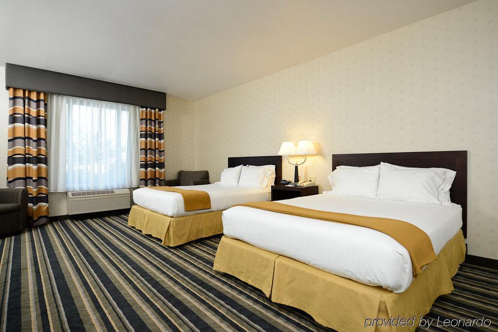 Holiday Inn Express Elk Grove West I-5 By Ihg Room photo