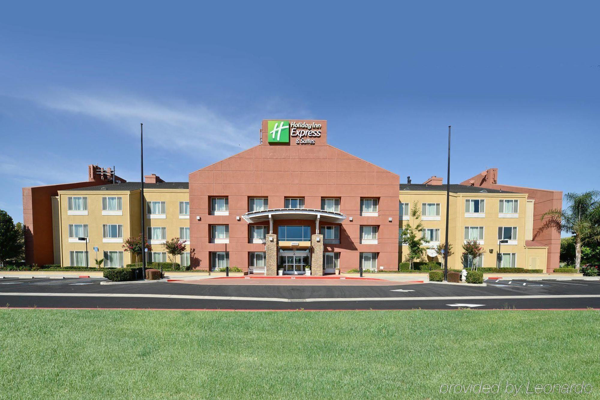 Holiday Inn Express Elk Grove West I-5 By Ihg Exterior photo